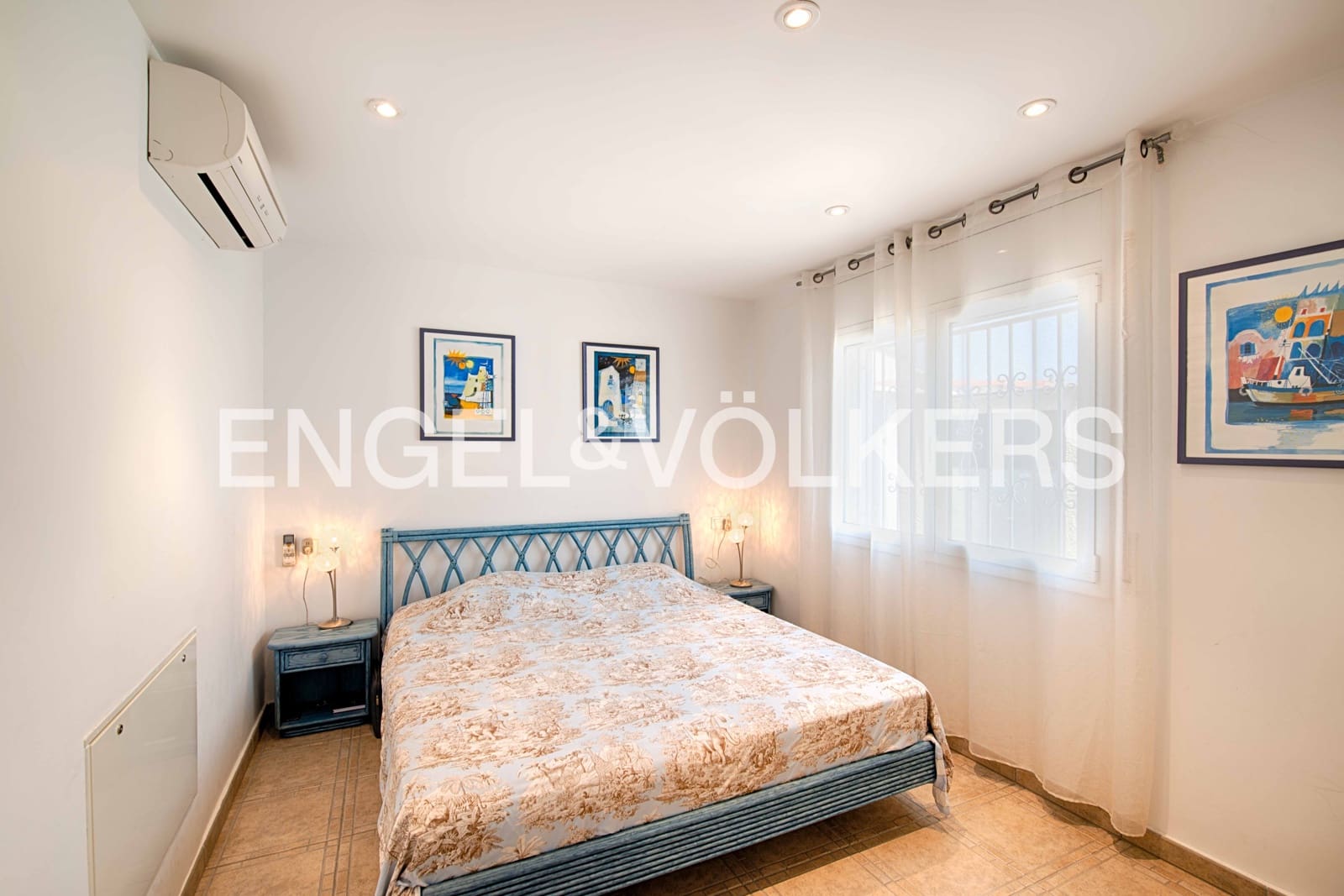 5 soveværelse Villa til salg i Empuriabrava med swimmingpool garage - € 799.000 (Ref: 9172507)