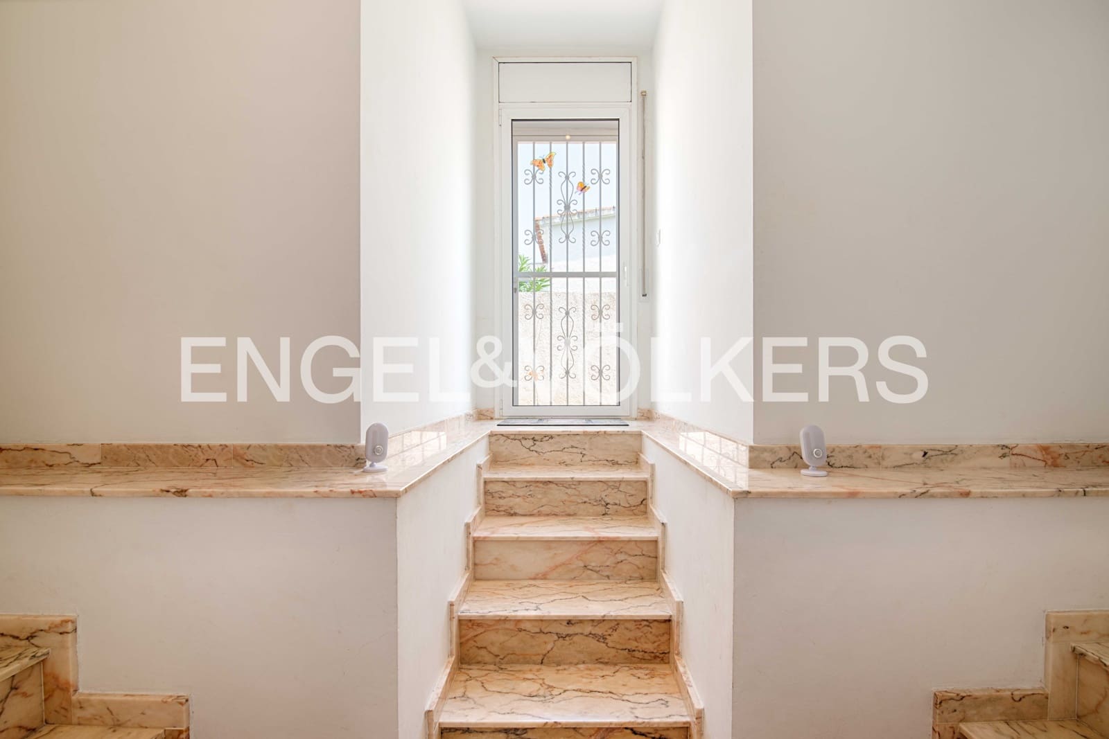 5 soveværelse Villa til salg i Empuriabrava med swimmingpool garage - € 799.000 (Ref: 9172507)