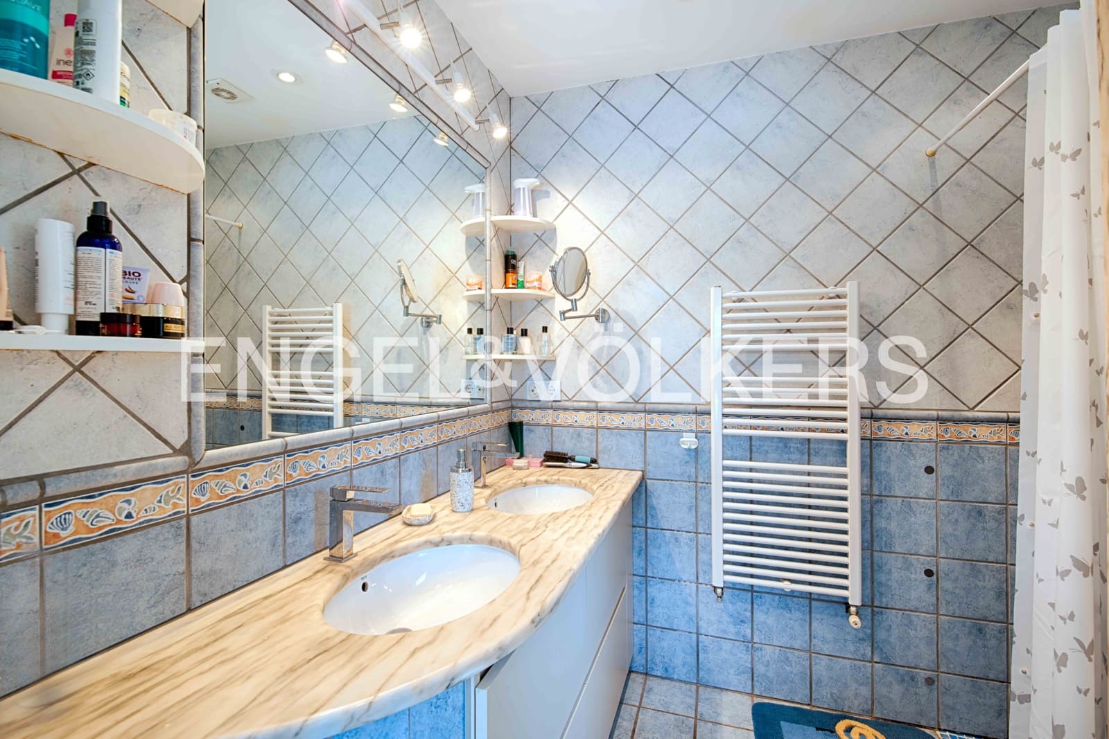 5 soveværelse Villa til salg i Empuriabrava med swimmingpool garage - € 799.000 (Ref: 9172507)