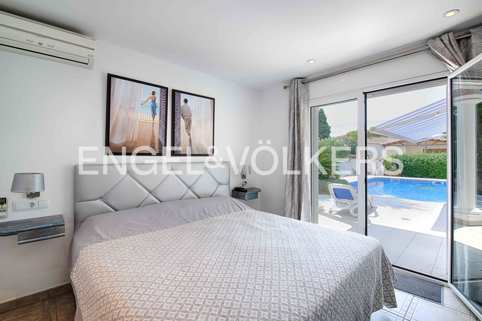 5 soveværelse Villa til salg i Empuriabrava med swimmingpool garage - € 799.000 (Ref: 9172507)