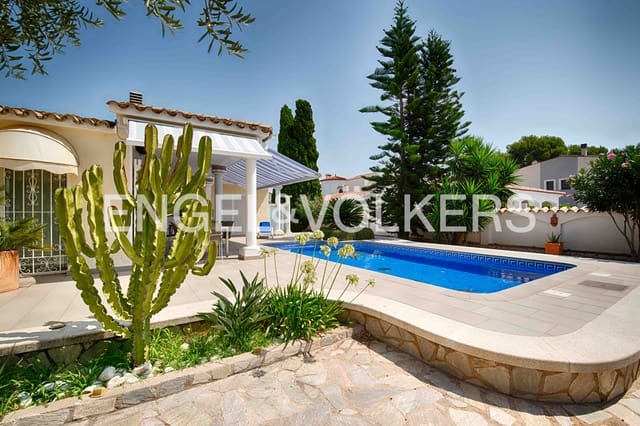 5 bedroom Villa for sale in Empuriabrava, Castelló d'Empúries with pool garage - € 799,000 (Ref: 9172507)