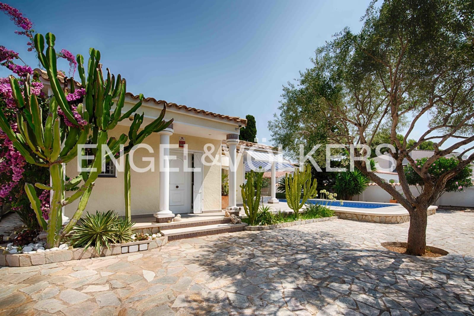 5 sovrum Villa till salu i Empuriabrava med pool garage - 749 000 € (Ref: 9172507)