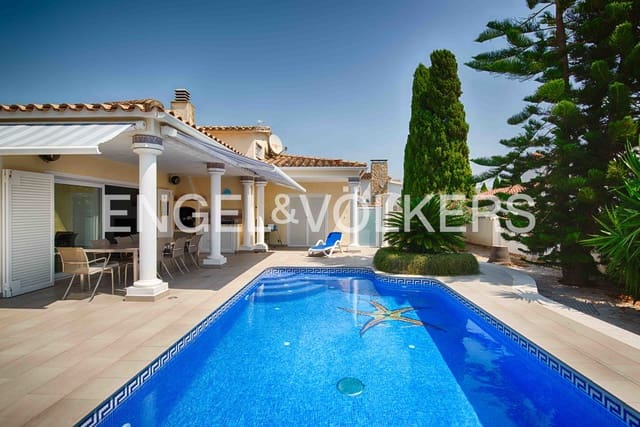 5 sypialnia Willa na sprzedaż w Empuriabrava, Castelló d'Empúries z basenem garażem - 749 000 € (Ref: 9172507)