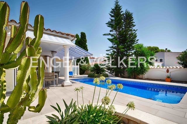 5 sypialnia Willa na sprzedaż w Empuriabrava, Castelló d'Empúries z basenem garażem - 749 000 € (Ref: 9172507)
