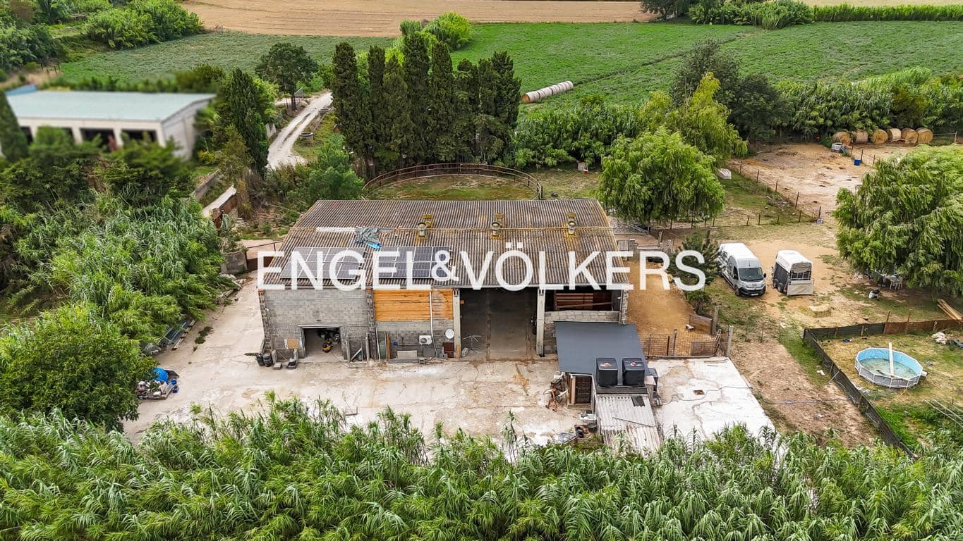Maalaistalo myytävänä paikassa Castello d'Empuries mukana 
autotalli - 395 000 € (Ref: 9175546)