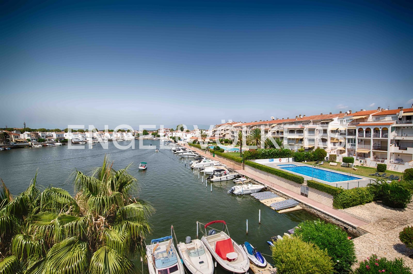 1 bedroom Apartment for sale in Empuriabrava - € 155,000 (Ref: 9184674)