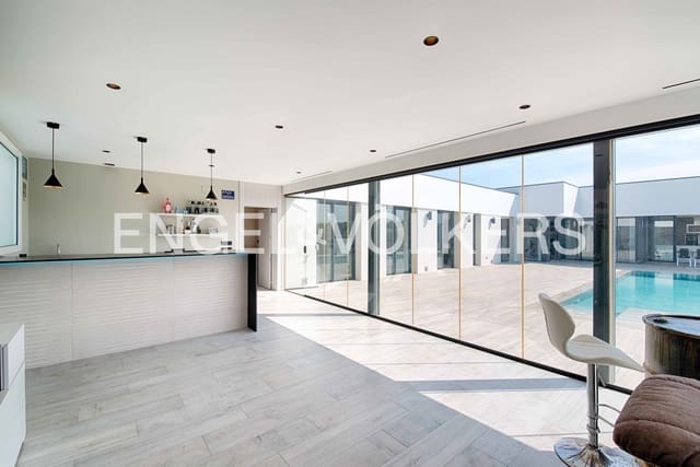4 Zimmer Villa zu verkaufen in Sant Climent Sescebes mit Pool Garage - 890.000 € (Ref: 9184675)