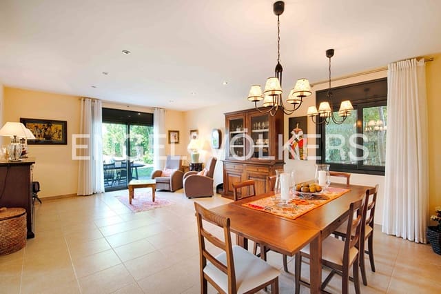 8 Zimmer Villa zu verkaufen in Pedret i Marzà mit Pool Garage - 895.000 € (Ref: 9187468)