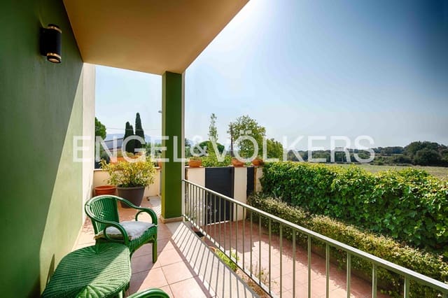 8 Zimmer Villa zu verkaufen in Pedret i Marzà mit Pool Garage - 895.000 € (Ref: 9187468)