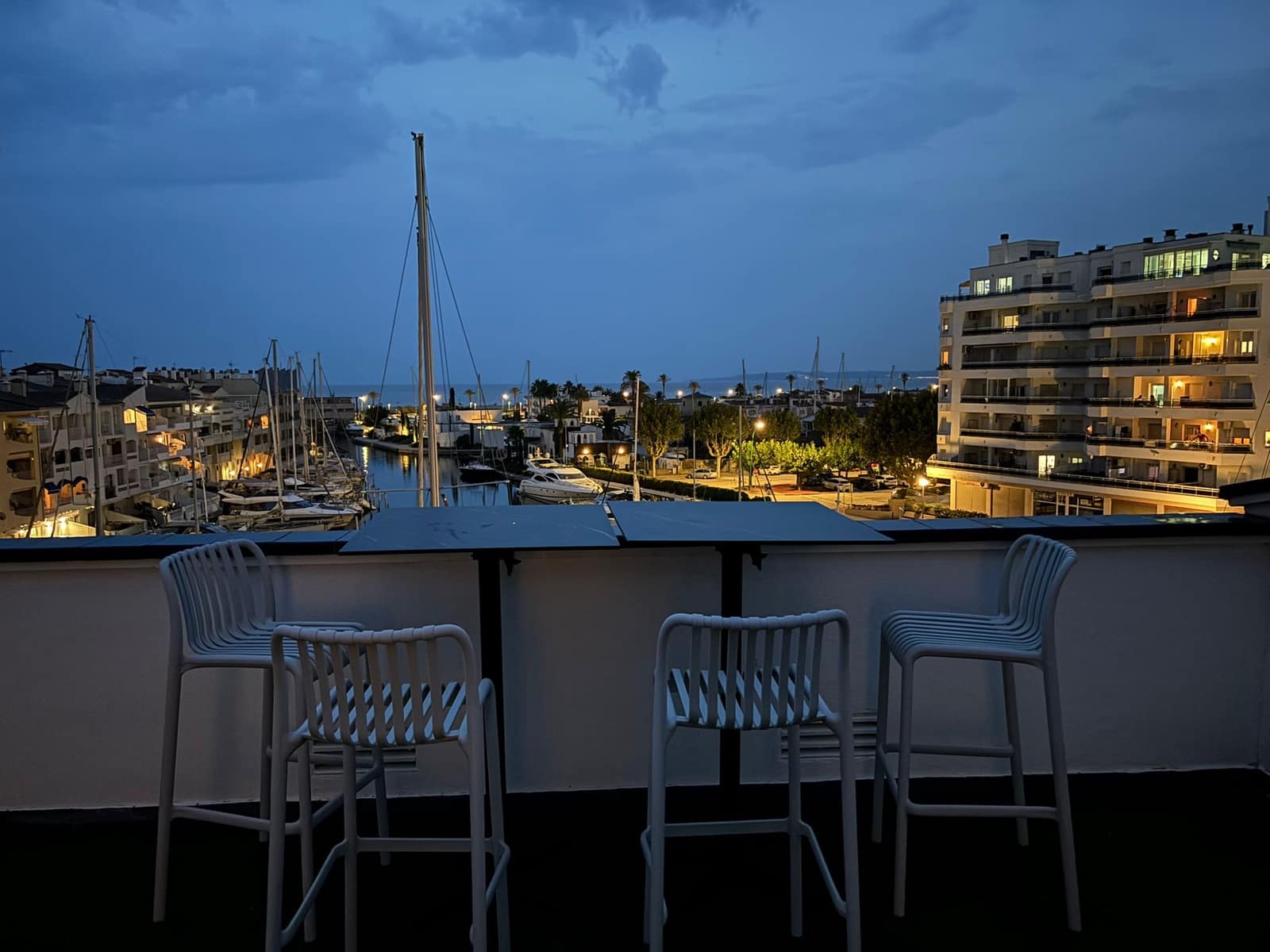 3 soveværelse Lejlighed til salg i Empuriabrava med garage - € 470.000 (Ref: 9191482)