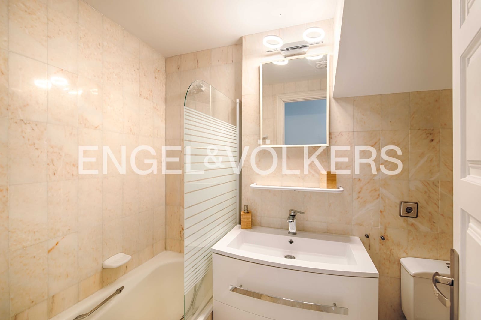 3 soveværelse Lejlighed til salg i Empuriabrava med garage - € 470.000 (Ref: 9191482)