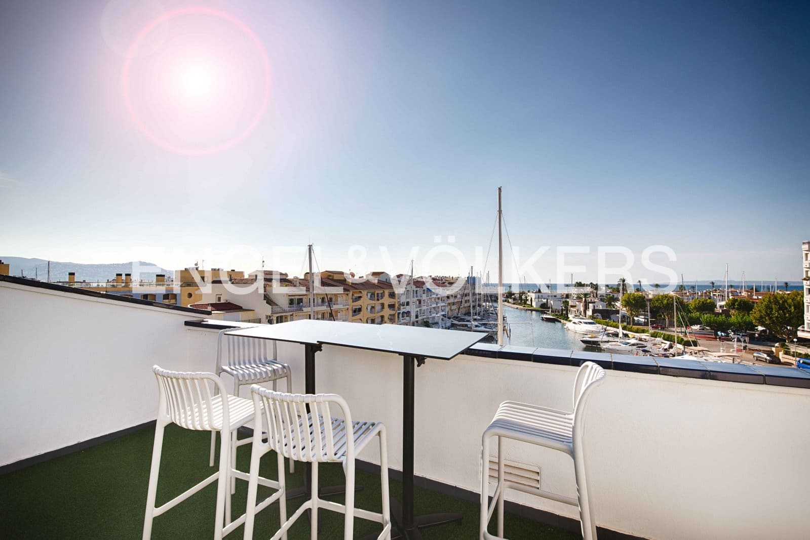 3 chambre Appartement à vendre à Empuriabrava avec garage - 470 000 € (Ref: 9191482)