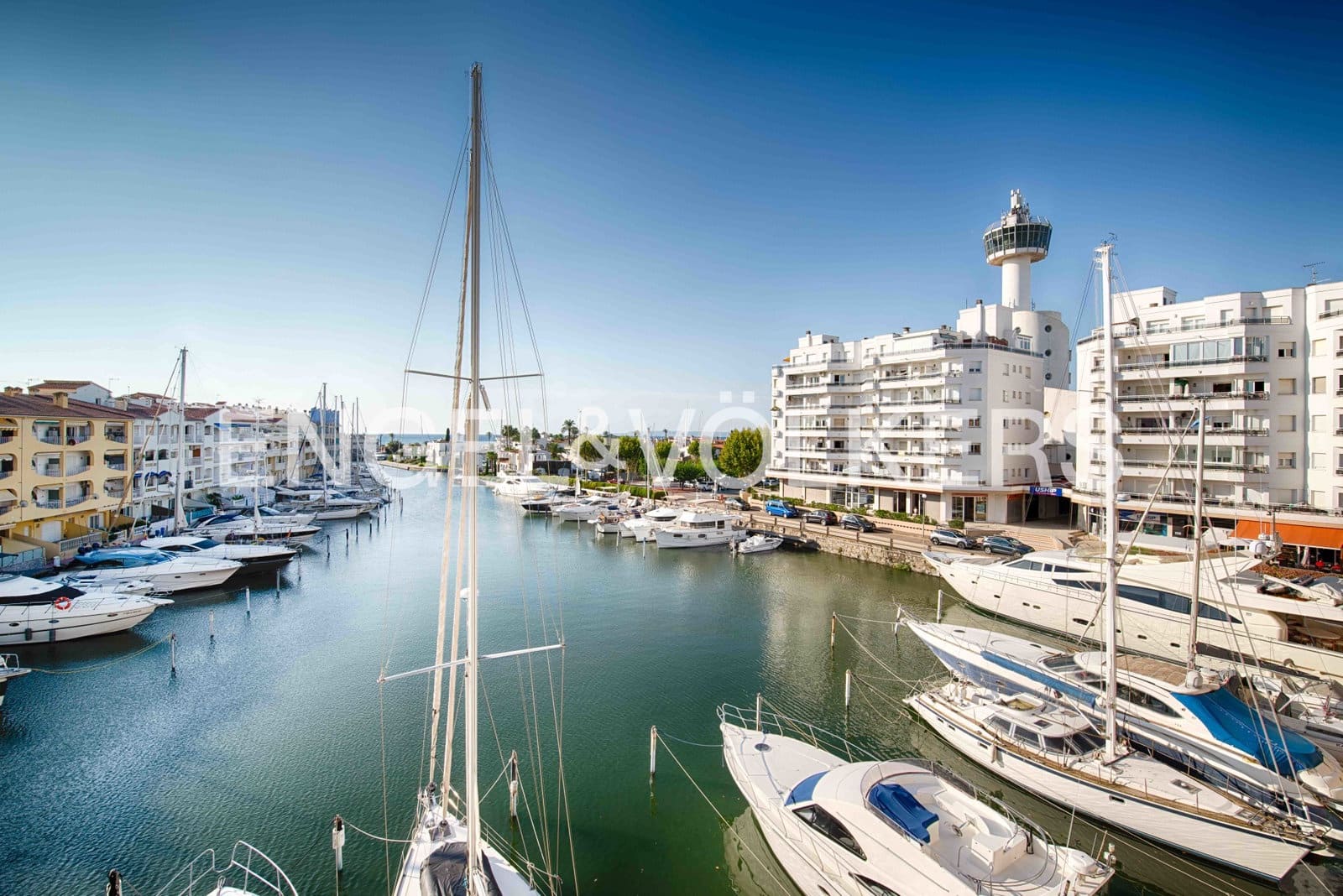 3 chambre Appartement à vendre à Empuriabrava avec garage - 470 000 € (Ref: 9191482)