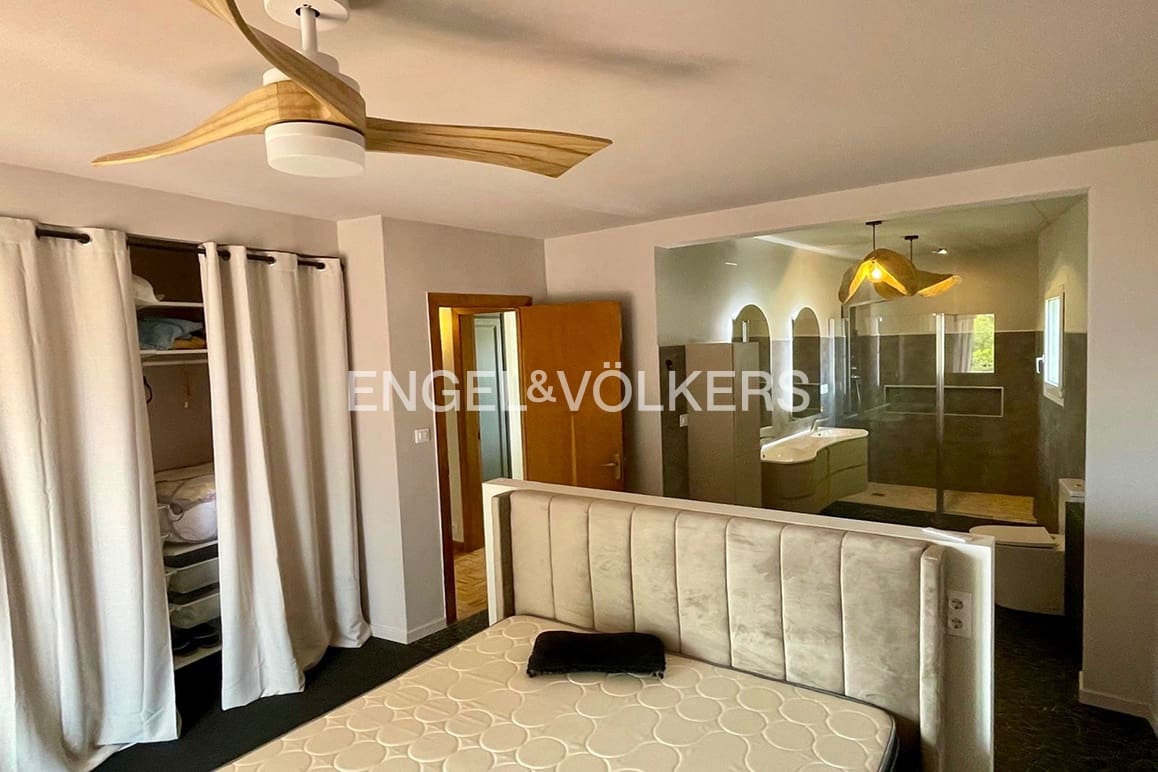 10 makuuhuone Huvila myytävänä paikassa Llanca mukana uima-altaan 
autotalli - 1 050 000 € (Ref: 9191483)