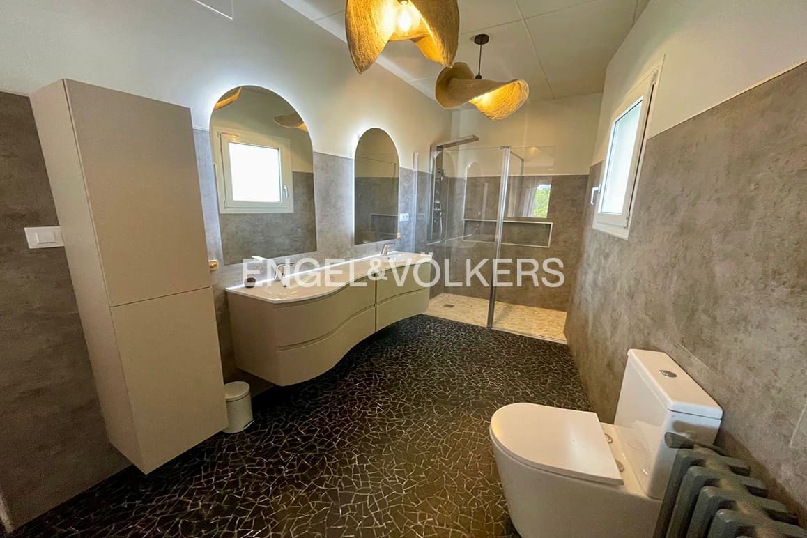 10 makuuhuone Huvila myytävänä paikassa Llanca mukana uima-altaan 
autotalli - 1 050 000 € (Ref: 9191483)