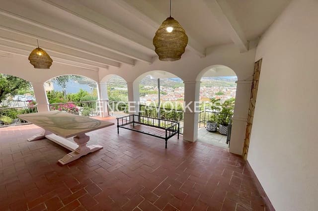 10 sovrum Villa till salu i Llançà med pool garage - 1 050 000 € (Ref: 9191483)