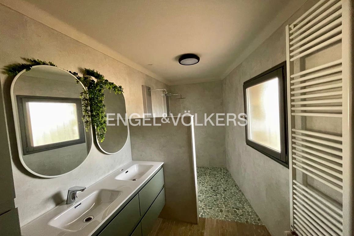 10 makuuhuone Huvila myytävänä paikassa Llanca mukana uima-altaan 
autotalli - 1 050 000 € (Ref: 9191483)