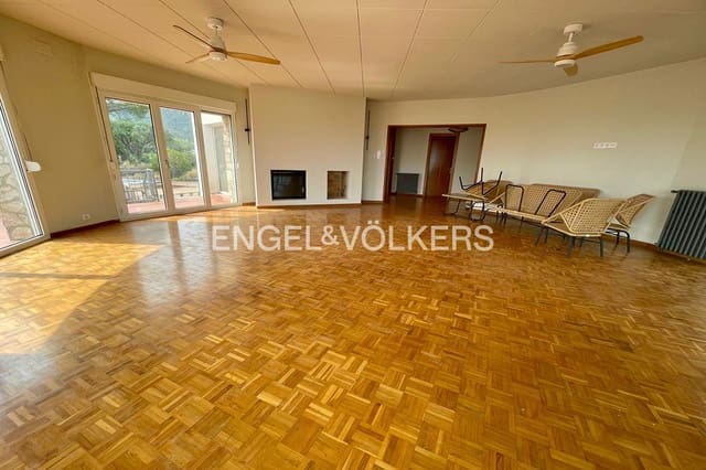 10 sovrum Villa till salu i Llançà med pool garage - 1 050 000 € (Ref: 9191483)