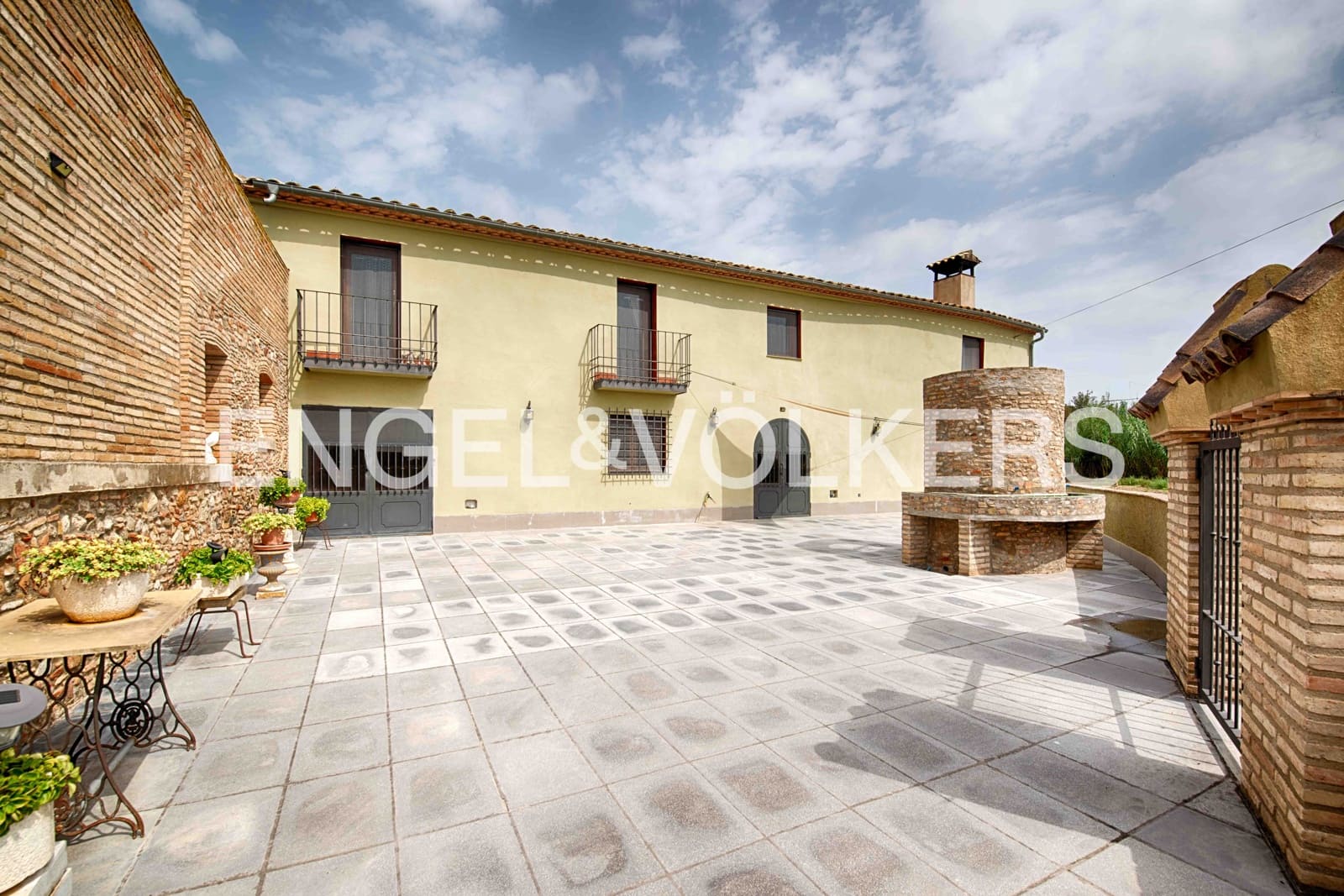 5 soveværelse Finca/Landehus til salg i Castello d'Empuries med garage - € 2.950.000 (Ref: 9195087)