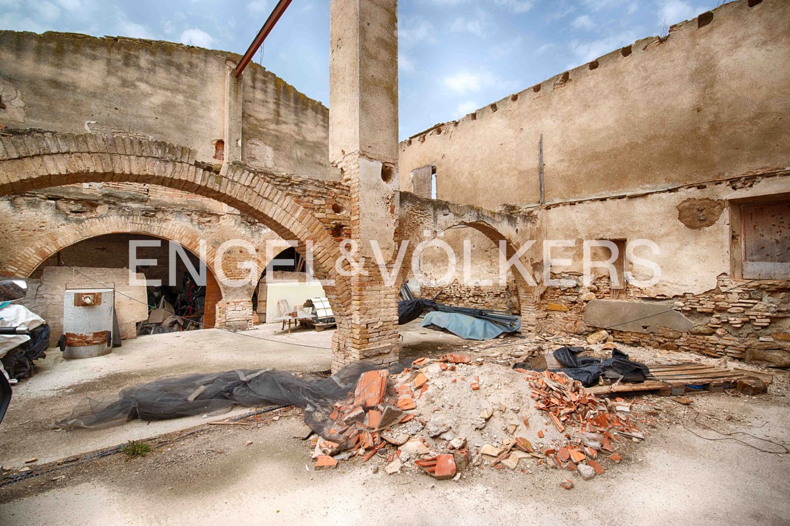 5 soveværelse Finca/Landehus til salg i Castello d'Empuries med garage - € 2.950.000 (Ref: 9195087)