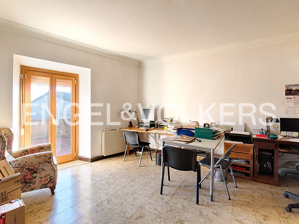 4 soveværelse Byhus til salg i Peralada med garage - € 470.000 (Ref: 9199814)