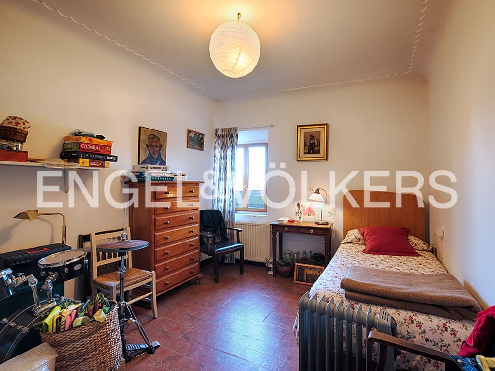 4 soveværelse Byhus til salg i Peralada med garage - € 470.000 (Ref: 9199814)