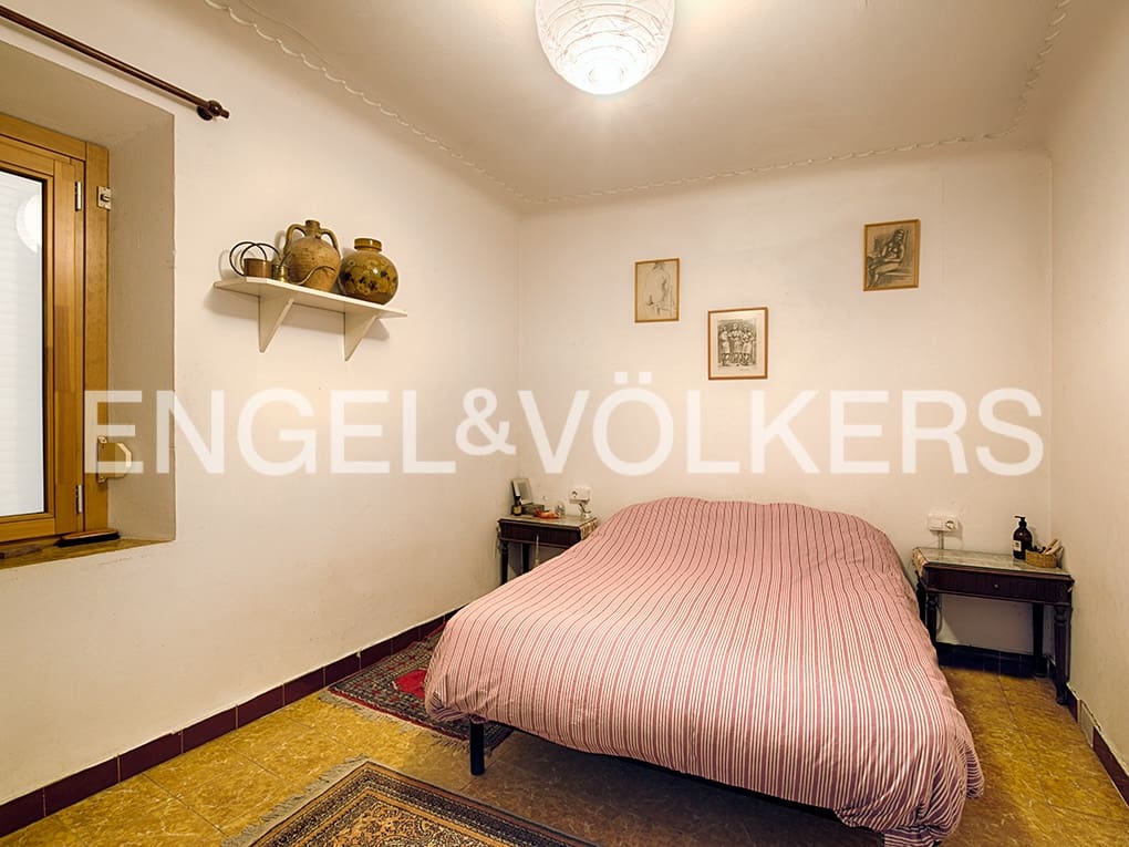 4 soveværelse Byhus til salg i Peralada med garage - € 470.000 (Ref: 9199814)