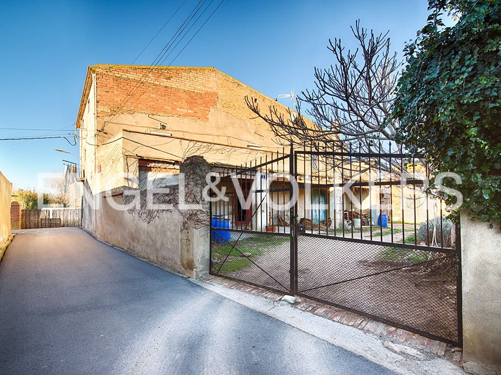 4 soveværelse Byhus til salg i Peralada med garage - € 470.000 (Ref: 9199814)