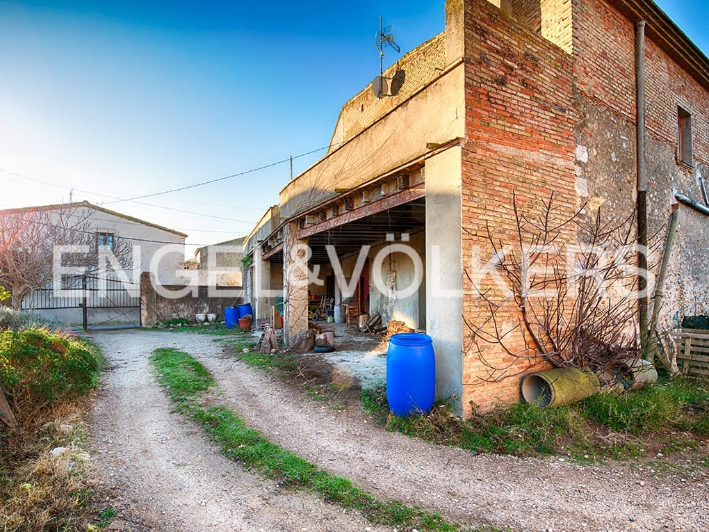 4 soveværelse Byhus til salg i Peralada med garage - € 470.000 (Ref: 9199814)