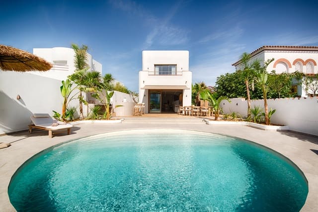 4 soveværelse Villa til salg i Empuriabrava, Castelló d'Empúries med swimmingpool garage - € 1.890.000 (Ref: 9256380)