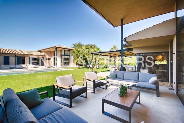Chalet de 4 habitaciones en Navata en venta con piscina garaje - 3.090.000 € (Ref: 9267842)