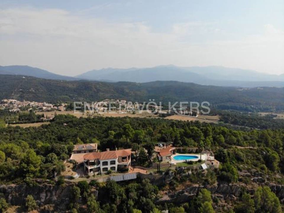 12 slaapkamer Finca/Landhuis te koop in Darnius met zwembad garage - € 3.500.000 (Ref: 9271776)