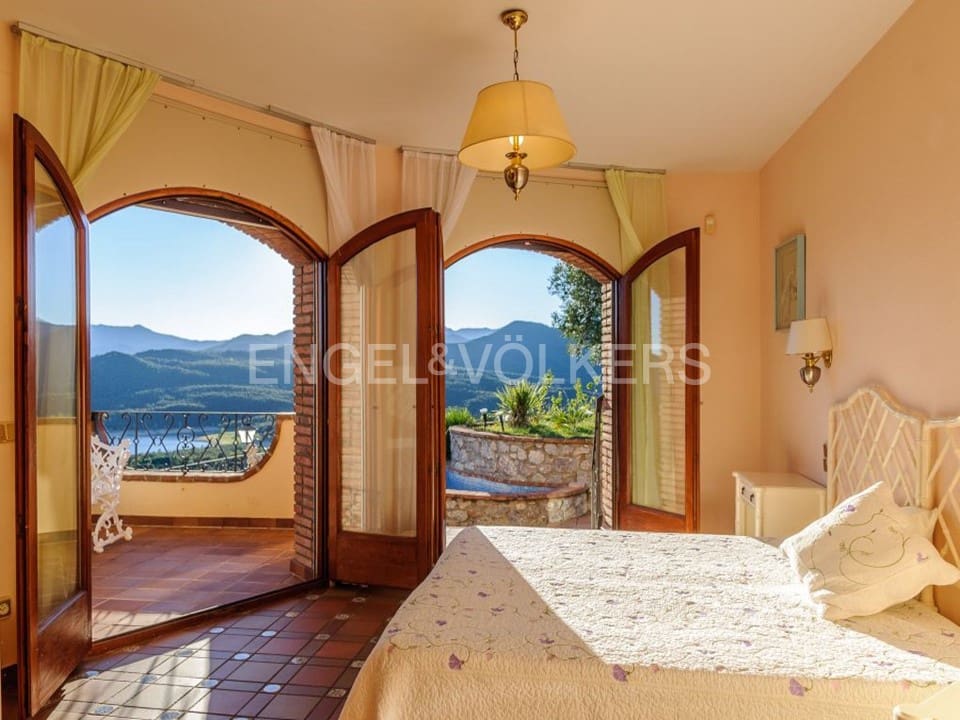 12 slaapkamer Finca/Landhuis te koop in Darnius met zwembad garage - € 3.500.000 (Ref: 9271776)