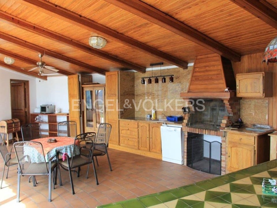 12 slaapkamer Finca/Landhuis te koop in Darnius met zwembad garage - € 3.500.000 (Ref: 9271776)