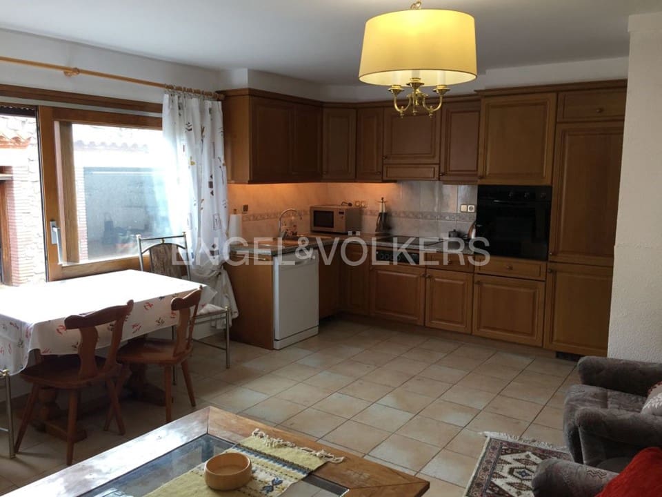 12 slaapkamer Finca/Landhuis te koop in Darnius met zwembad garage - € 3.500.000 (Ref: 9271776)