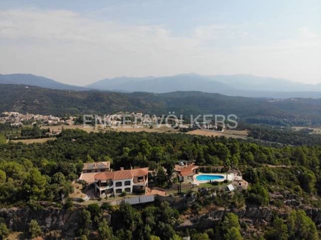 12 sypialnia Finka/Dom wiejski na sprzedaż w Darnius z basenem garażem - 3 500 000 € (Ref: 9271776)