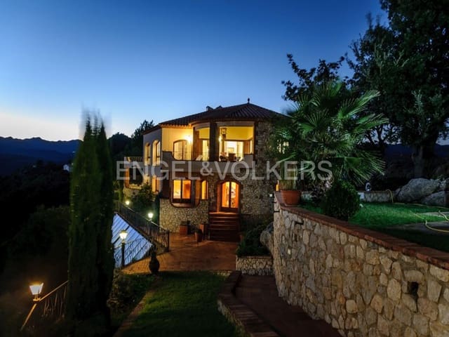 12 sypialnia Finka/Dom wiejski na sprzedaż w Darnius z basenem garażem - 3 500 000 € (Ref: 9271776)