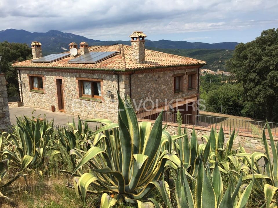 12 slaapkamer Finca/Landhuis te koop in Darnius met zwembad garage - € 3.500.000 (Ref: 9271776)