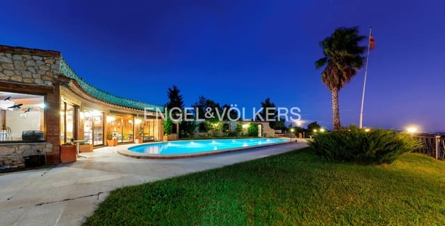 12 sypialnia Finka/Dom wiejski na sprzedaż w Darnius z basenem garażem - 3 500 000 € (Ref: 9271776)