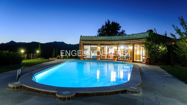 12 sypialnia Finka/Dom wiejski na sprzedaż w Darnius z basenem garażem - 3 500 000 € (Ref: 9271776)