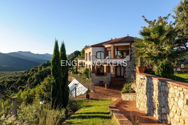 12 sypialnia Finka/Dom wiejski na sprzedaż w Darnius z basenem garażem - 3 500 000 € (Ref: 9271776)