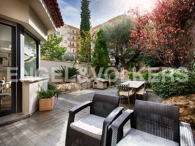 4 bedroom Terraced Villa for sale in Figueres with garage - € 530,000 (Ref: 9283468)