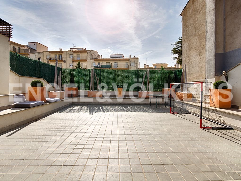 4 sypialnia Dom szeregowy na sprzedaż w Figueres z garażem - 530 000 € (Ref: 9283468)