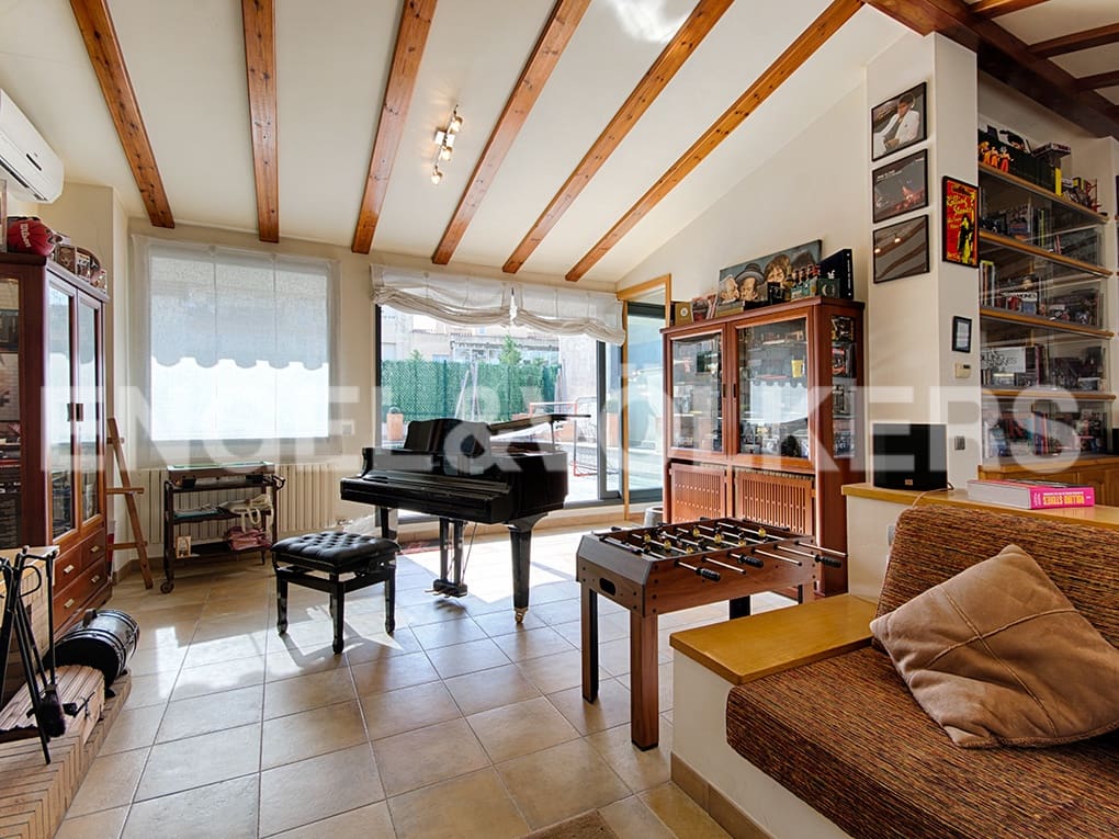 4 sypialnia Dom szeregowy na sprzedaż w Figueres z garażem - 530 000 € (Ref: 9283468)