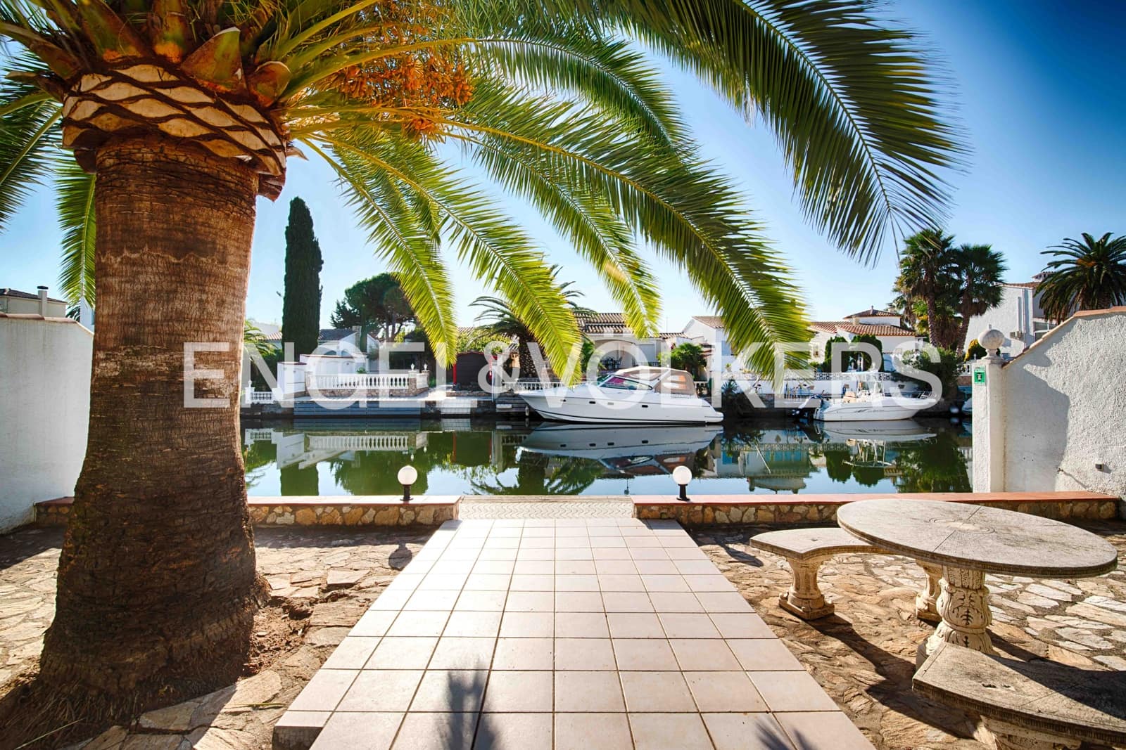 6 slaapkamer Villa te koop in Empuriabrava met zwembad - € 1.195.000 (Ref: 9283556)