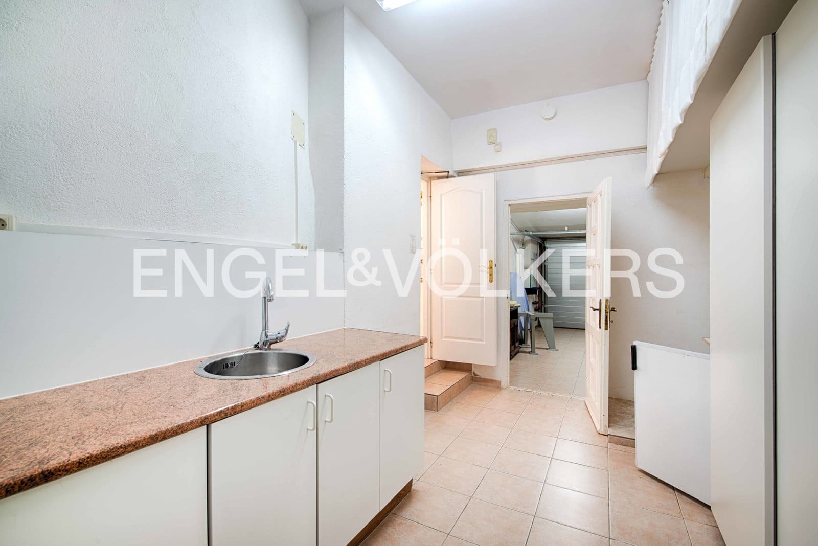 6 sovrum Villa till salu i Empuriabrava med pool garage - 1 050 000 € (Ref: 9283556)
