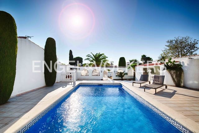 6 Zimmer Villa zu verkaufen in Empuriabrava, Castelló d'Empúries mit Pool Garage - 1.050.000 € (Ref: 9283556)