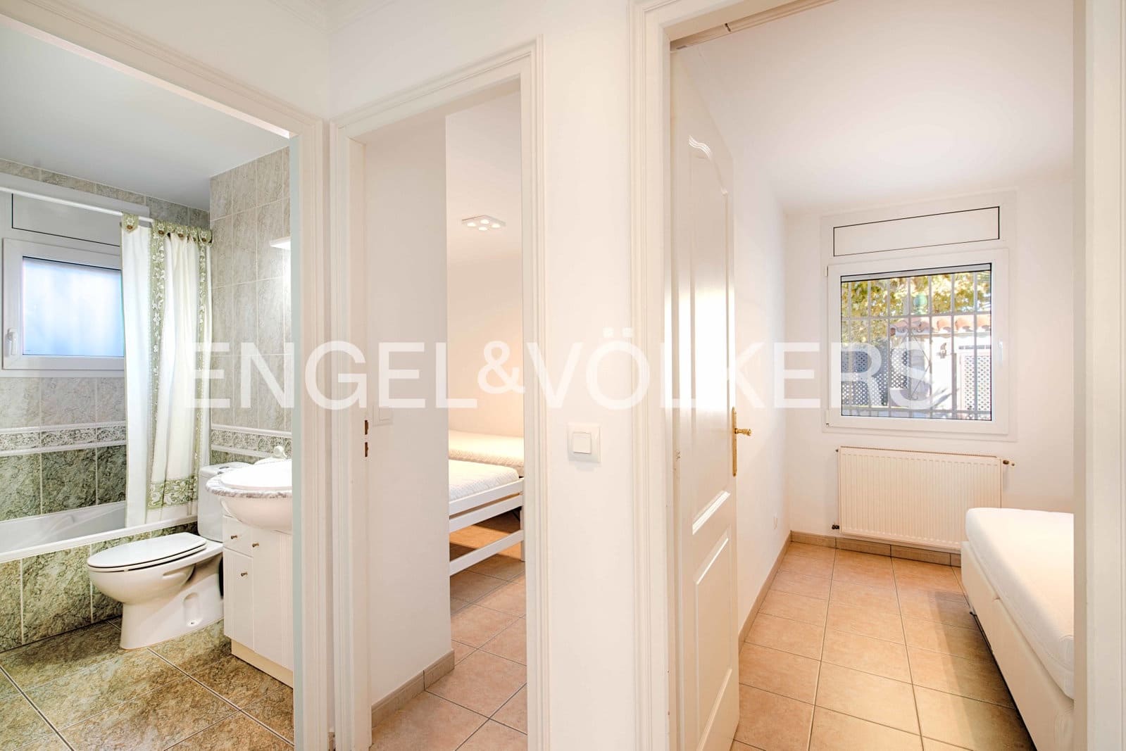 6 sovrum Villa till salu i Empuriabrava med pool garage - 1 050 000 € (Ref: 9283556)