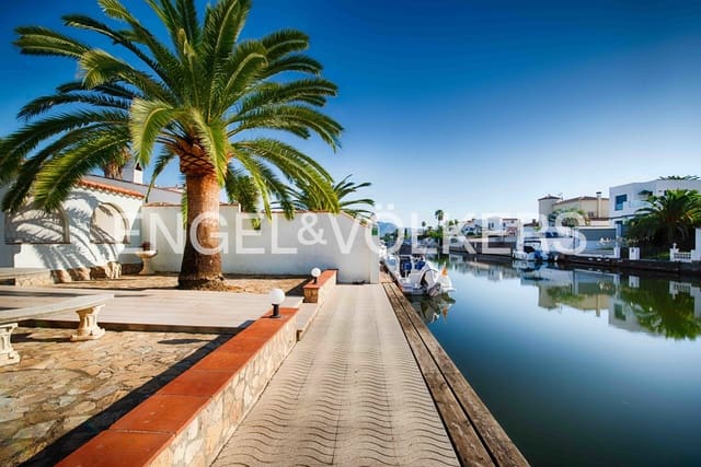 6 Zimmer Villa zu verkaufen in Empuriabrava, Castelló d'Empúries mit Pool Garage - 1.050.000 € (Ref: 9283556)