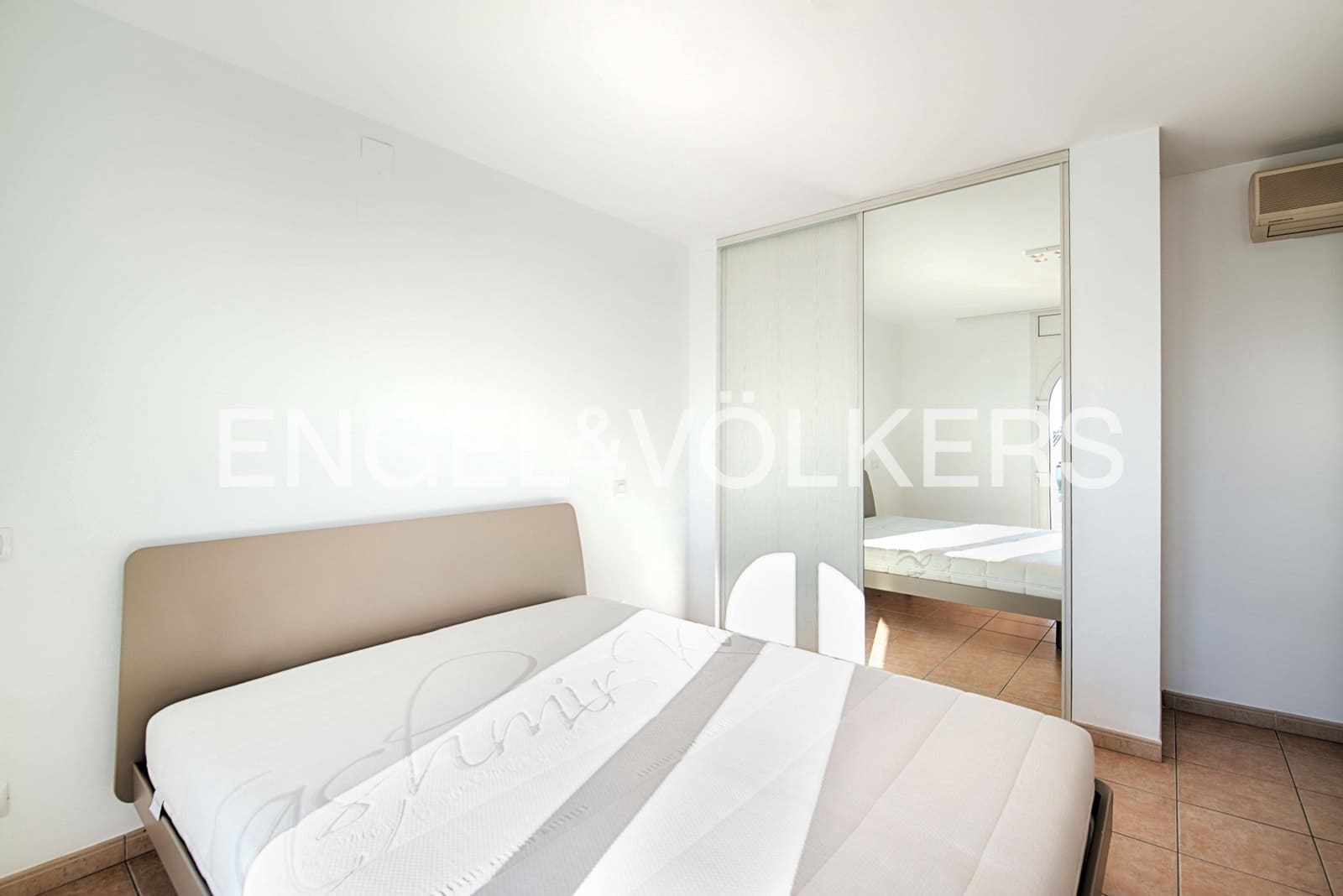 6 sovrum Villa till salu i Empuriabrava med pool garage - 1 050 000 € (Ref: 9283556)
